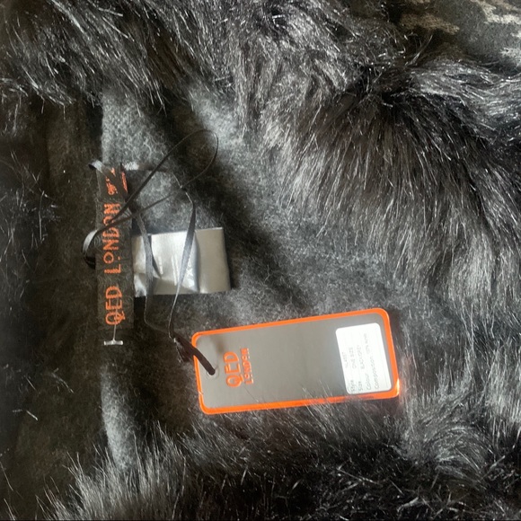 QED LONDON CAPE FAKE FUR LINED NEW - Picture 4 of 11